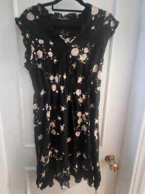 Suzy Shier Black & Pink Floral Smocked Mini Dress